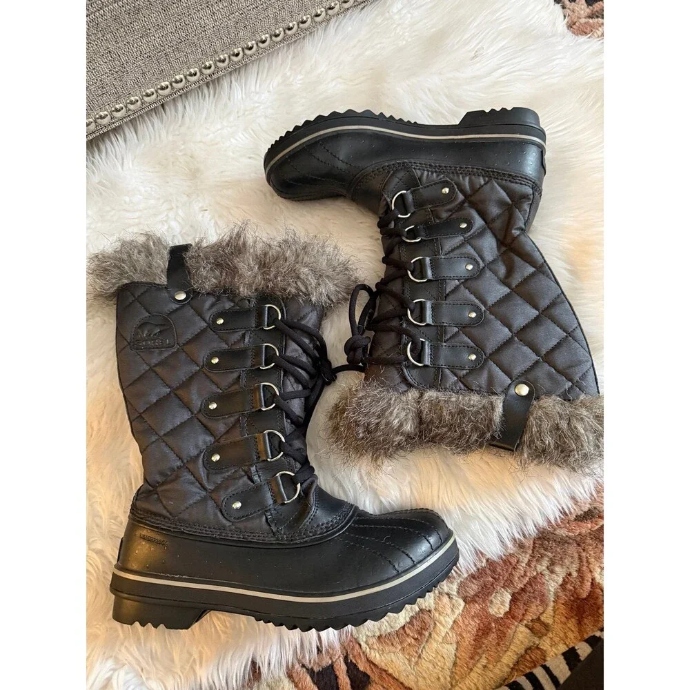 Sorel Black Quilted Waterproof Winter Boots with Faux Fur Trim - Size 8